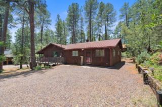 Summers Rest Mountain Cabin in the Pines - 8