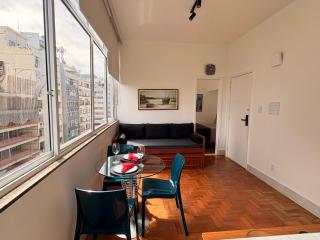 Quarto e sala vista Cristo e mar de Copacabana - 2