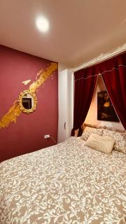 Central Market Apartment ! - 0