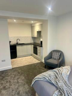 Maidstone Studio Apartment with Parking - Weekly and Monthly Stays contractors, professionals - 9