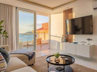 De Lujo con Vista al Mar a Pie de Playa - 9