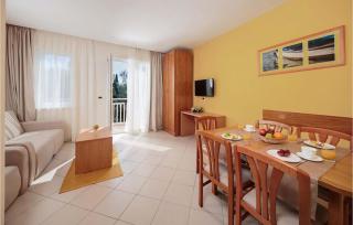 1 Bedroom Gorgeous Apartment In Umag - 8