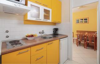 1 Bedroom Gorgeous Apartment In Umag - 7