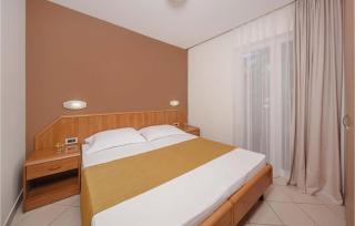 1 Bedroom Gorgeous Apartment In Umag - 6