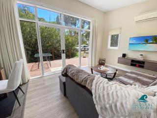 Island Resort Retreat - Pools, Spa, Gym Access - 6