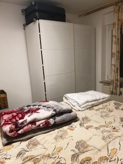 sharing room in apartment - 1