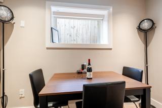 Modern Bright Suite Self Check-In - 7