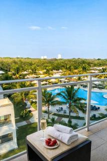 Luxury 2 Bedroom Beach Apartment - 4