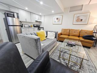 Garden Ave Suite 1 Mins to Hwy403 - 7