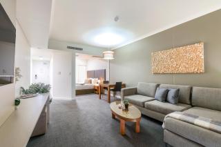 Skyline King Bed Tropical Retreat with Pool & Balcony - 1