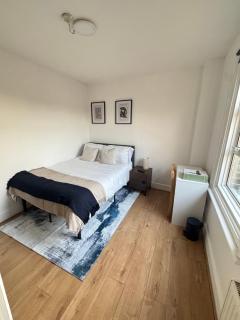 3 bedroom Apartment - 10min walk Stratford station - Sleep 6 - 1