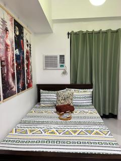 Near Vista Mall Taguig BGC with Overlooking Veranda Netflix Prime HBO Max and Pay Parking - Manila - 6