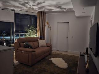 Chada by Cadiz Properties - 2 Bedroom Apartment with Lakeview Pool, within CBD and Beside Commonwealth Park - Canberra - 3