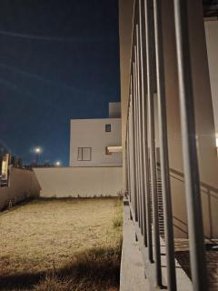 Amplia casa equipada para familia, pareja o individual - 0