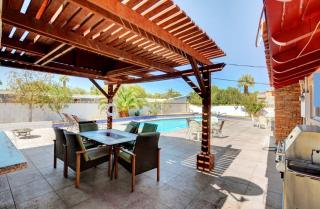 Trendy lux house near strip* Pool *hottub-Kirkland - 2