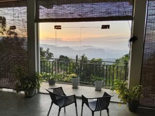 Tranquil Edge Villa - 3