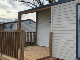 Mobil-home avec Terrasse pour 4 Pers. - API-1-52-1721 - 9