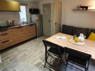 Mobil-home avec Terrasse pour 4 Pers. - API-1-52-1721 - 7