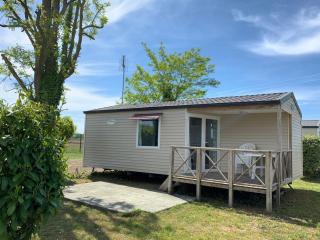 Mobil-home cosy avec terrasse pour 4 pers. - API-1-52-1702 - 0