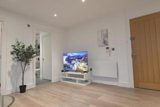 Apt Croydon, 1 Min walk to Train - 2