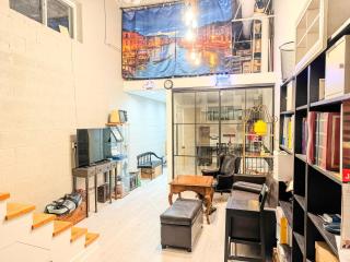 Comfort West Urban Chicago loft house - 6