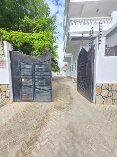 Njema House 3 minutes to Kongo River - 9