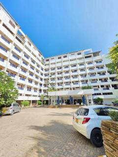 Chic two bedroom Beachfront apartment 5th floor - 6