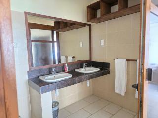 Chic two bedroom Beachfront apartment 5th floor - 6