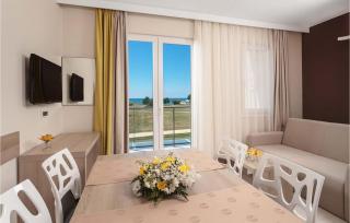 1 Bedroom Gorgeous Apartment In Umag - 1