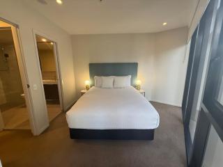 Premium Unit w/ Rooftop Pool in the Heart Brisbane - 4