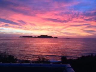 Laxmi Villa Great Sunsets Pool Walk to Beach - 9