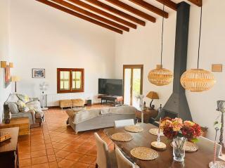 Stunning country villa with Panoramic mountain views - 9