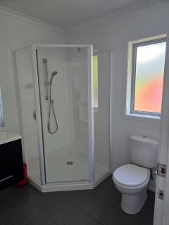 Enjoy 4br home with lots of comfort & convenience - 4