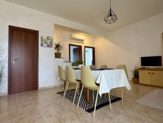 3 min Walk to Beach 3BR Apartment with Terrace AC & Parking - 1