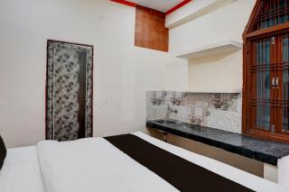 Hotel O Airport Lotus Stay Inn - 1