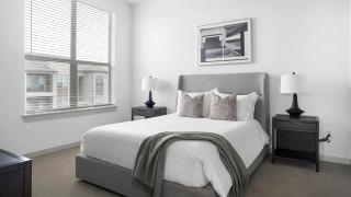 Landing Stunning 2BD Gym Pool - 9