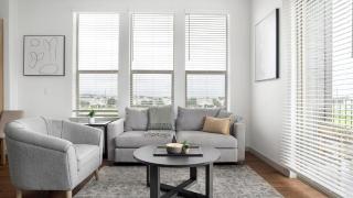 Landing Stunning 2BD Gym Pool - 8