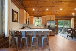 Cute Cabin with Mountain Views and King Bed - 2
