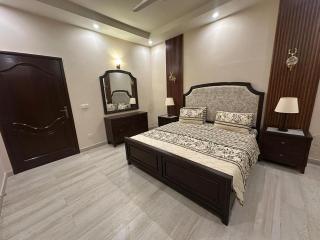 The 5BR Red Brick Luxury Residence Y Block DHA Phase 3 - 3