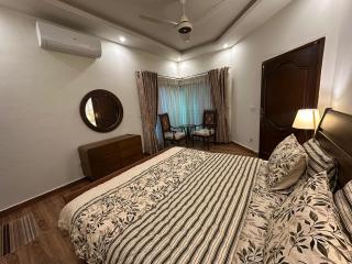 The 5BR Red Brick Luxury Residence Y Block DHA Phase 3 - 2