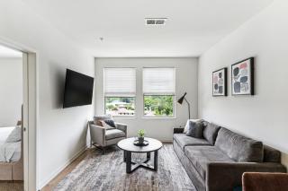 Landing Stunning 1BD Gym Pool - 8
