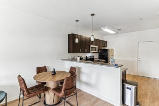Landing Stunning 1BD Gym Pool - 6