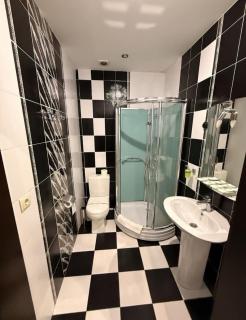 Готель на Виговського - 8