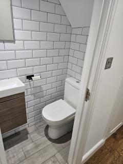 Modern and Spacious Luxury Private Double Room by QE Hospital R5 - 1