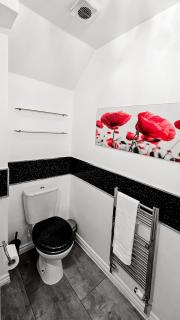 Manchester City Deluxe 4-Bed near Etihad Stadium & C0-0P Arena, Sleeps 9 - 1
