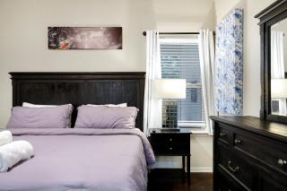 Modern Pet-Friendly Duplex Near River Walk Duplex - 2