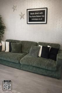 Spacious 4BR House with 2 Bathrooms and 1 WC ideal for Families, Professionals and Relocators near NEC, BHX, HS2 and JLR with Travel Cot, Pets Allowed and Free Parking - The Home Makers Hub - Birmingham - 9