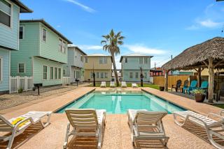 4 BDRM Beach Home I Pool Access I Mins to Beach - 0