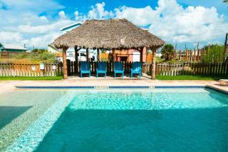 4 BDRM Beach Home I Pool Access I Mins to Beach - 6