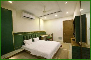 Hotel Spring # GVDM Palace - Near Mahakal Temple and Railway Station , Free Wi-Fi , Lift And Parking Facilities WITH BREAKFAST , Best Hotel In Ujjain - 1